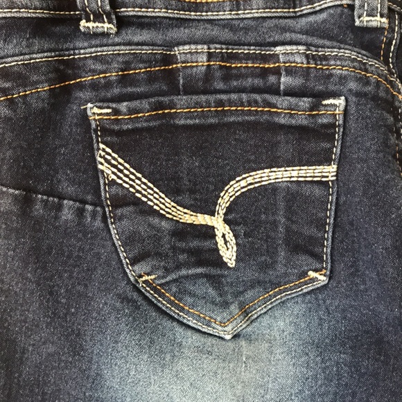 YMI - “Wanna Betta Butt?” Cropped Jeans - Picture 13 of 13